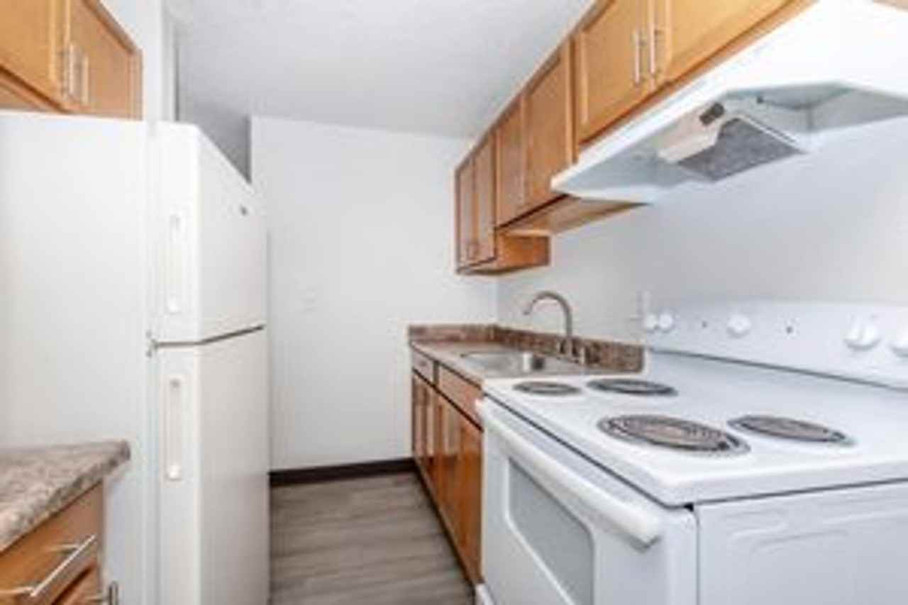 Crystal Manor Apartments in SeaTac, WA - Photo 4 of 10