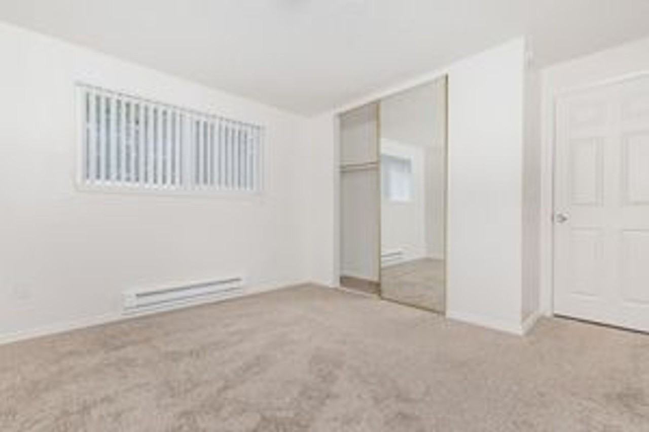 Crystal Manor Apartments in SeaTac, WA - Photo 6 of 10