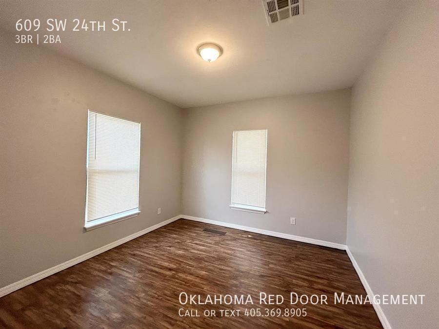 609 Sw 24th St #24 - Photo 2 of 13