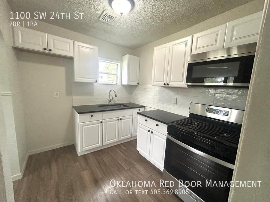 1100 Sw 24th St - Photo 2 of 14