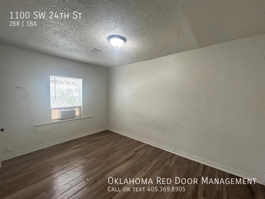 1100 Sw 24th St - Photo 3 of 14