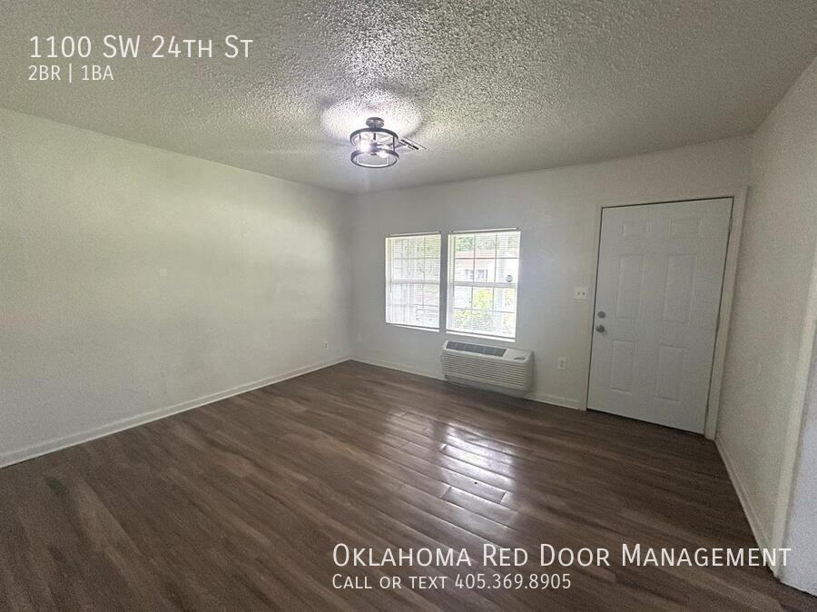 1100 Sw 24th St - Photo 4 of 14