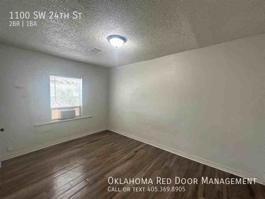 1100 Sw 24th St - Photo 5 of 14