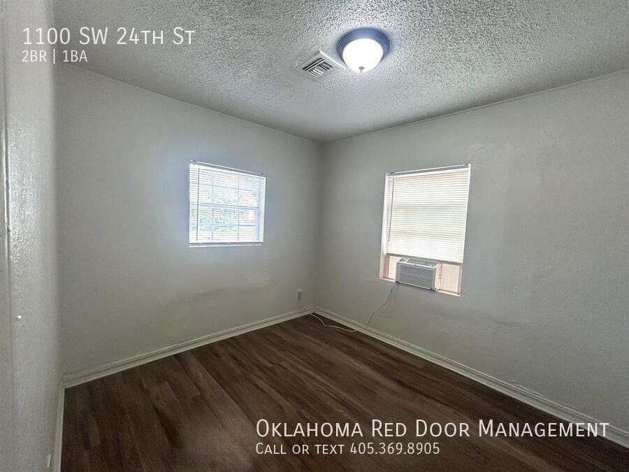 1100 Sw 24th St - Photo 6 of 14