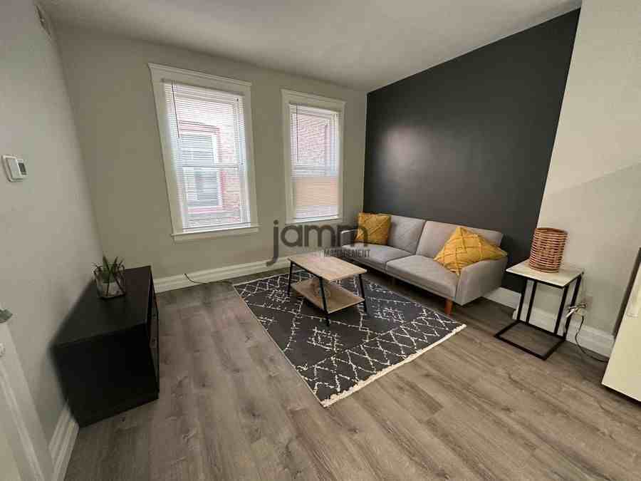2187 Murray Hill Rd #8 - Photo 5 of 13