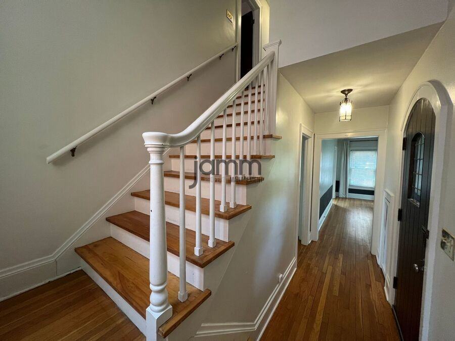2551 Charney Rd - Photo 7 of 32