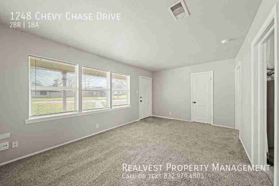 1248 Chevy Chase Dr - Photo 6 of 11
