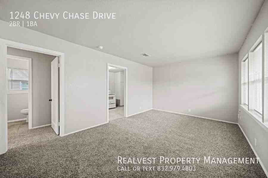 1248 Chevy Chase Dr - Photo 7 of 11