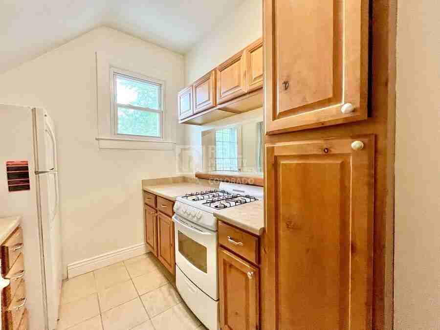 614 W 1st Ave #2 - Photo 4 of 10