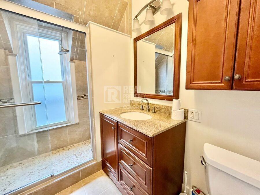 614 W 1st Ave #2 - Photo 5 of 10