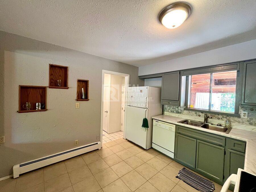 2011 Capulin Dr - Photo 6 of 26
