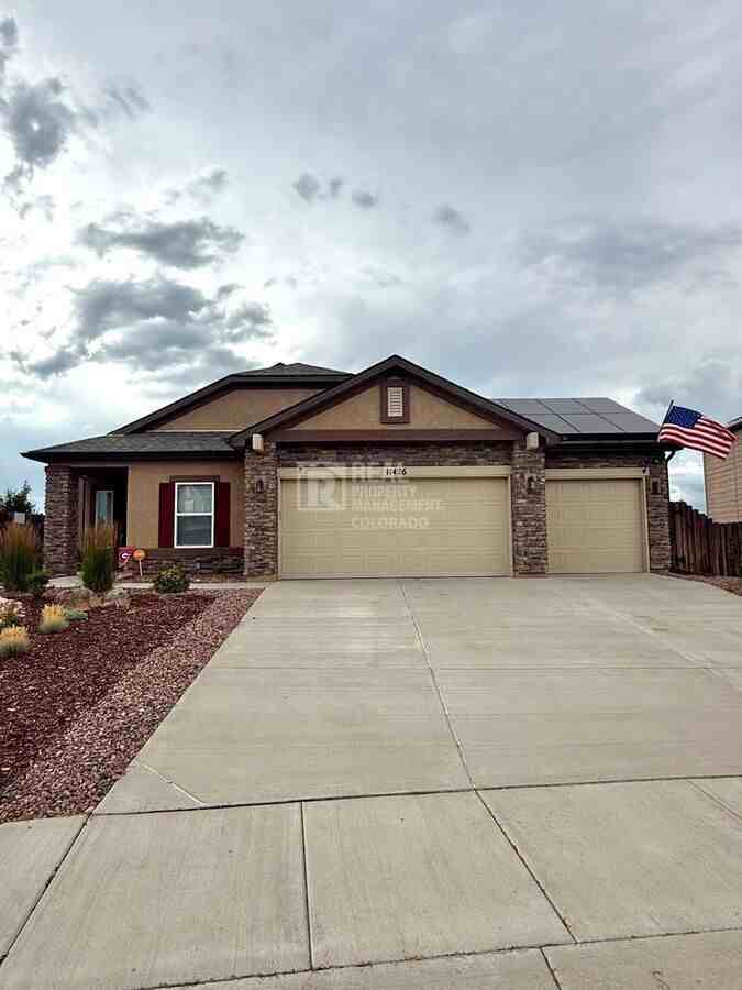 11426 Avena Rd - Photo 2 of 18