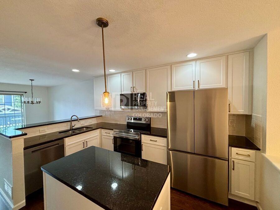 8260 E 29th Ave - Photo 2 of 14