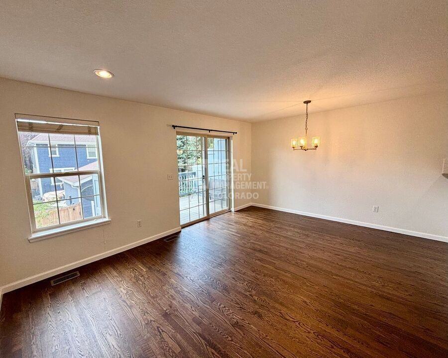 8260 E 29th Ave - Photo 3 of 14