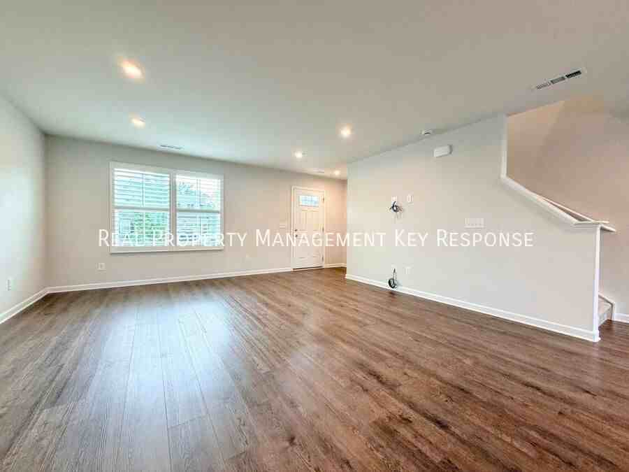 325 Heritage Ave - Photo 2 of 23