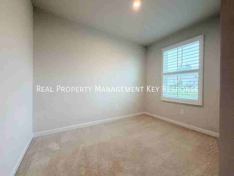 325 Heritage Ave - Photo 6 of 23