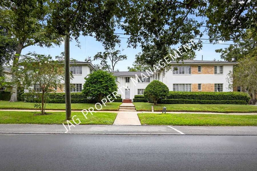 2761 Saint Johns Ave