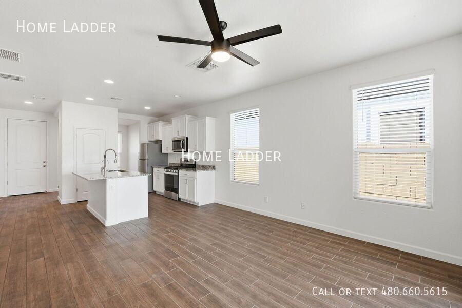 2713 N Camden Dr - Photo 7 of 31