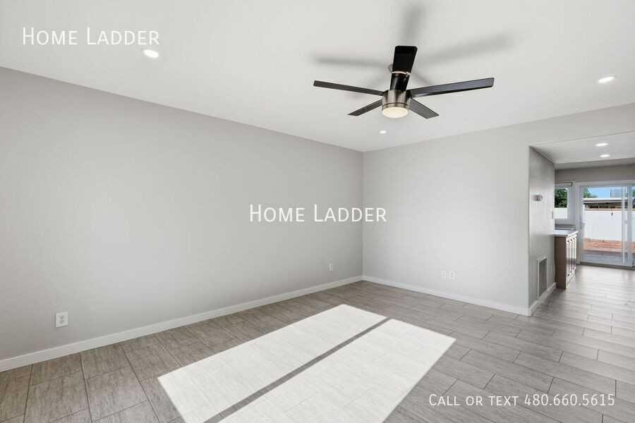 5849 N 81st St - Photo 3 of 25
