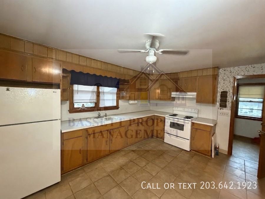 33 Beacon St #2ndFL - Photo 6 of 16