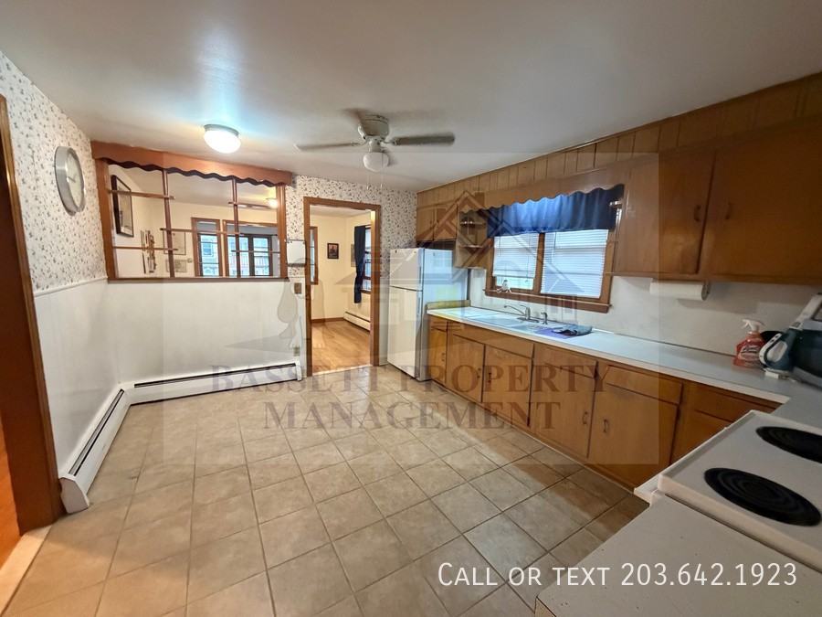 33 Beacon St #2ndFL - Photo 7 of 16