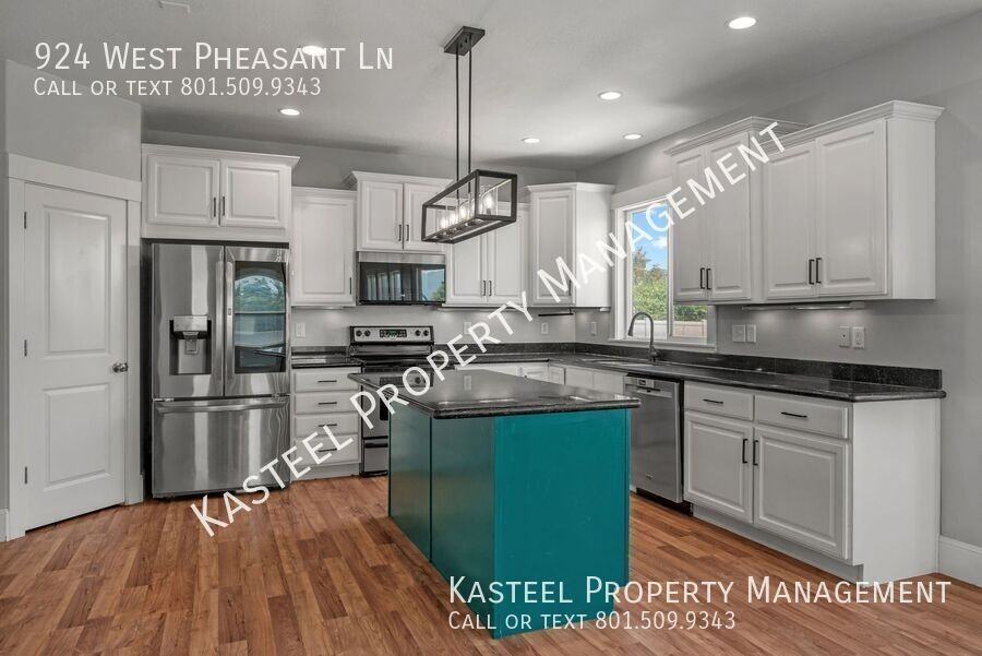 924 W Pheasant Ln - Photo 4 of 38