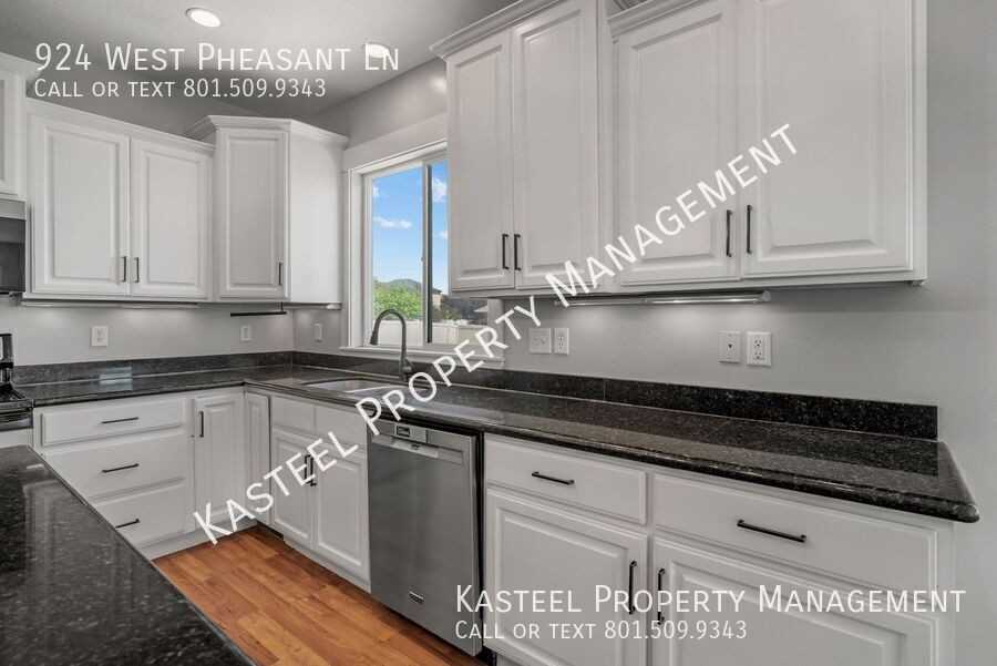 924 W Pheasant Ln - Photo 6 of 38