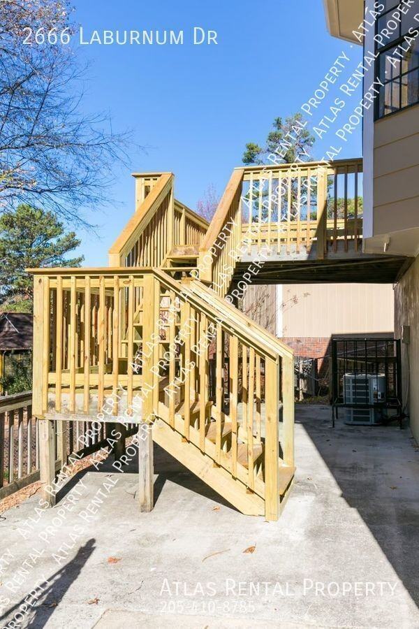 2666 Laburnum Dr - Photo 6 of 35