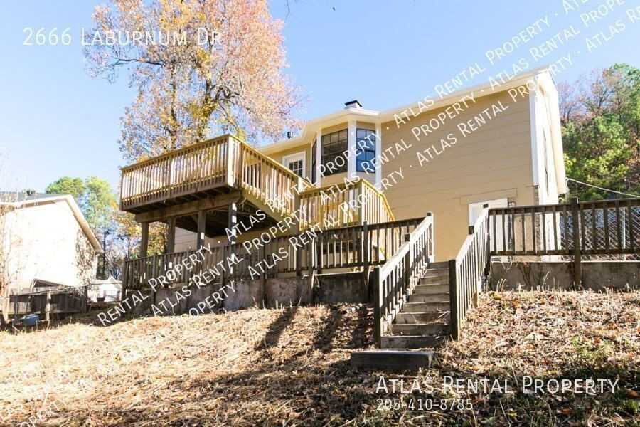 2666 Laburnum Dr - Photo 7 of 35