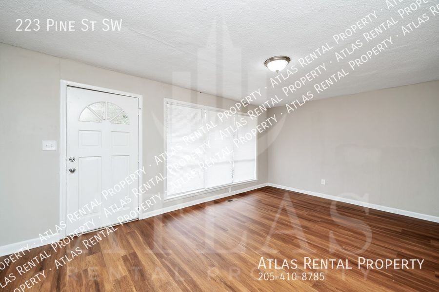 223 Pine St Sw - Photo 4 of 18