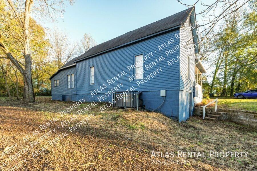 105 Holt Ave - Photo 5 of 39