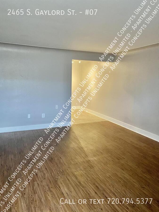 2465 S Gaylord St #07 - Photo 3 of 8
