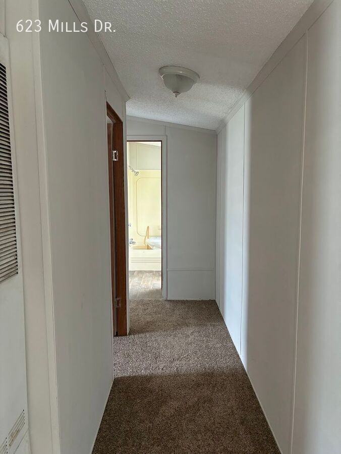 623 Mills Dr - Photo 6 of 13