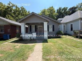 featured image of 1314 W 11th St