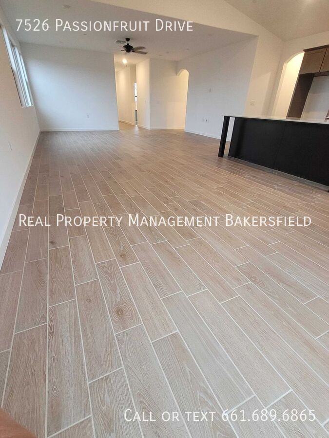 7526 Passionfruit Dr - Photo 4 of 20