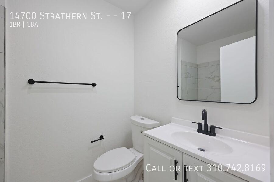 14700 Strathern St #17 - Photo 6 of 15