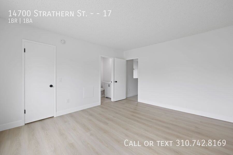 14700 Strathern St #17 - Photo 7 of 15