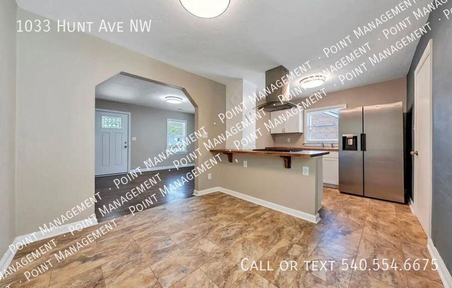 1033 Hunt Ave Nw - Photo 4 of 7