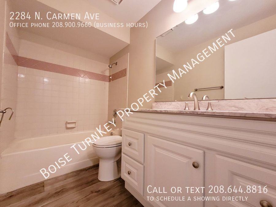 2284 N Carmen Ave - Photo 7 of 37
