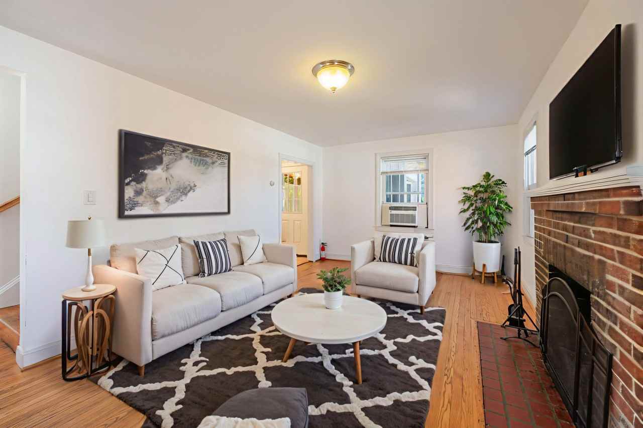 240 Van Buren St Nw - Photo 2 of 35