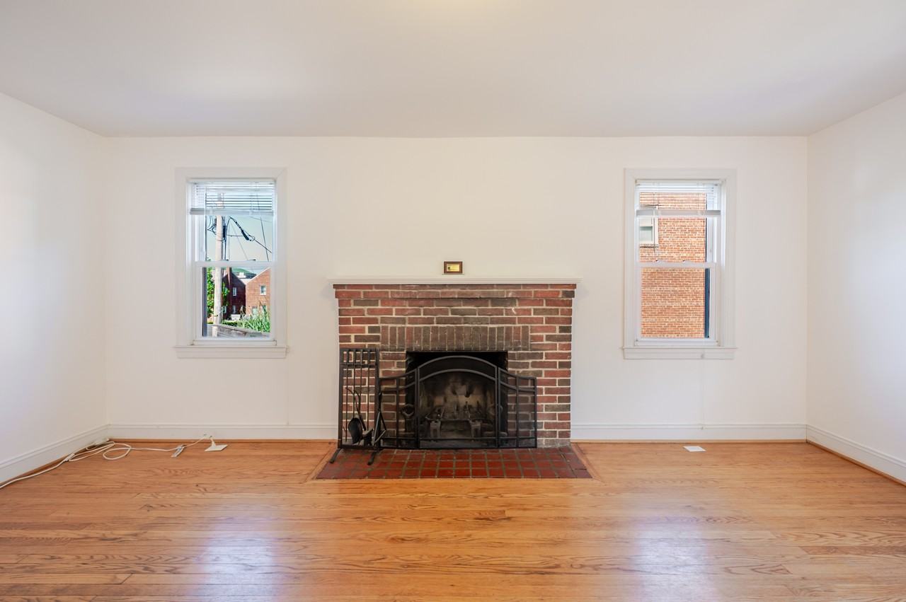 240 Van Buren St Nw - Photo 3 of 35