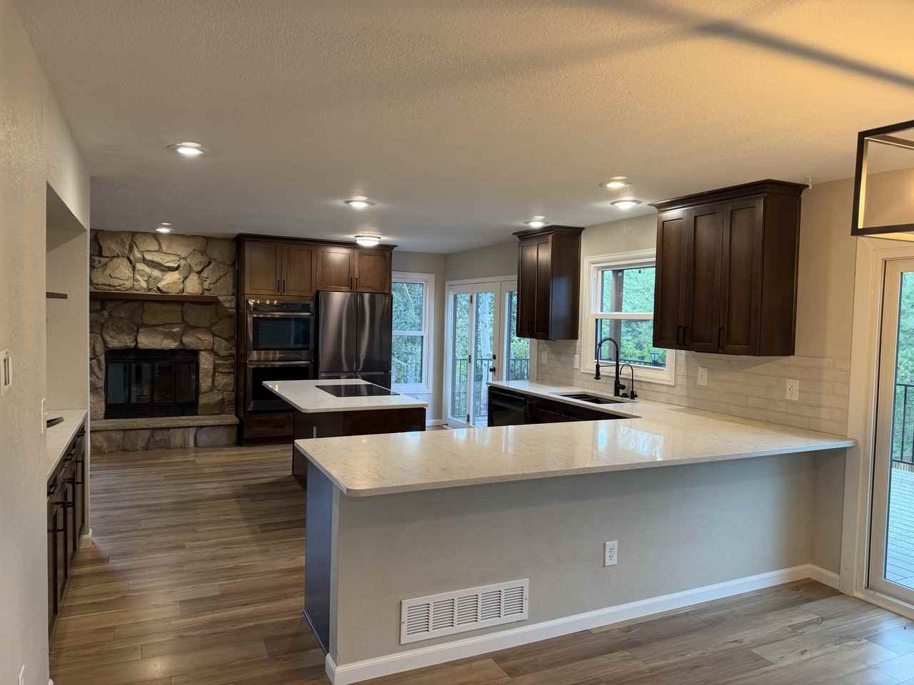 6258 Powell Rd - Photo 6 of 32