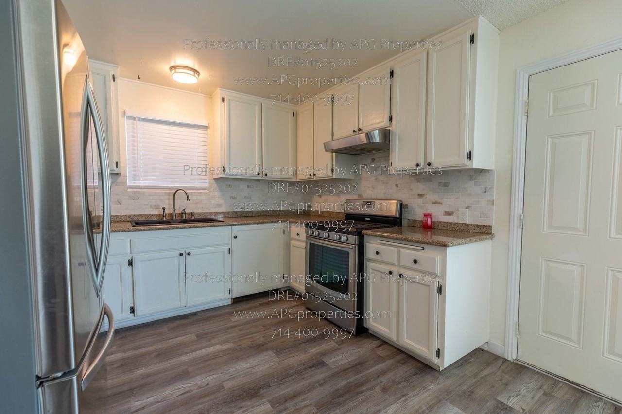 519 N Daisy Ave - Photo 5 of 31