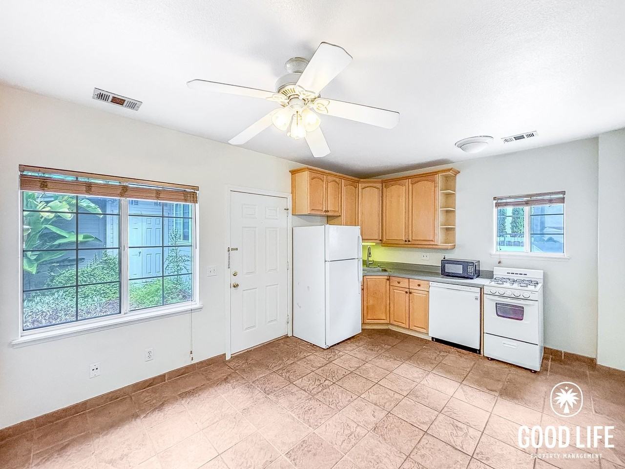 4323 1/2 Cleveland Ave - Photo 4 of 14