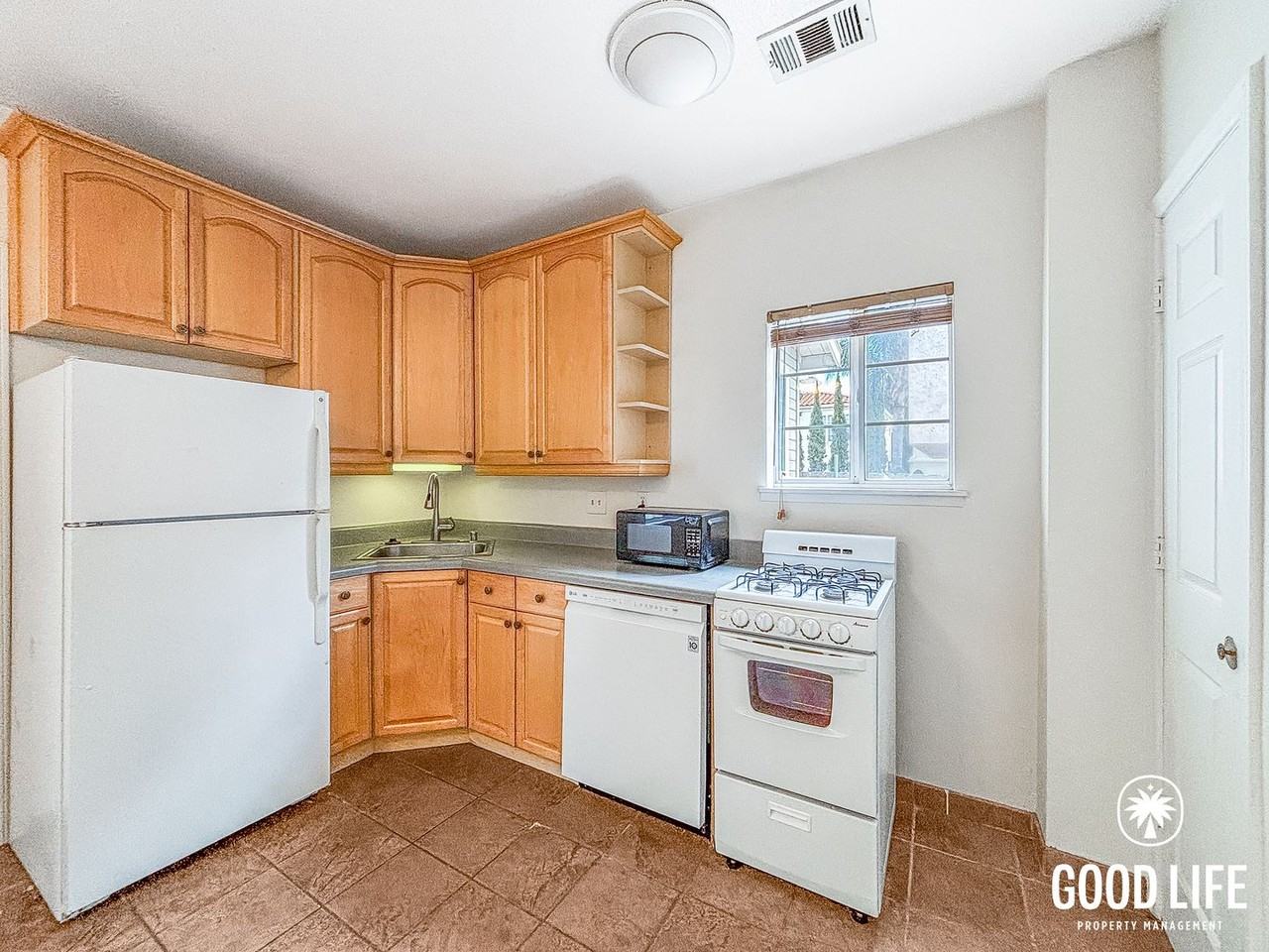 4323 1/2 Cleveland Ave - Photo 6 of 14