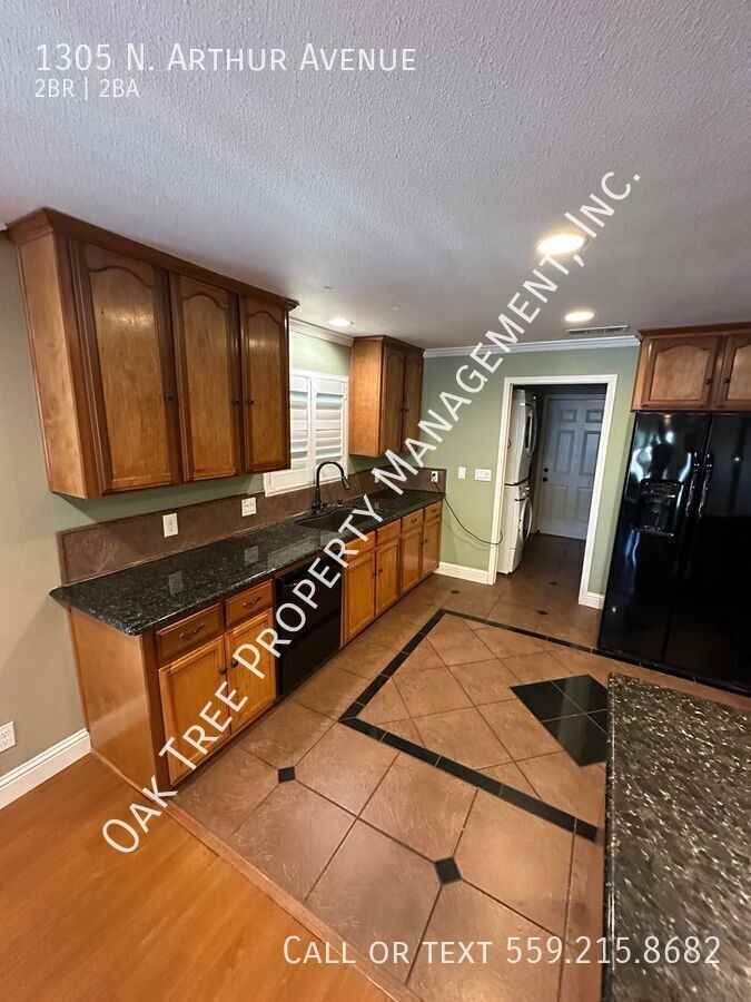 1305 N Arthur Ave - Photo 3 of 11