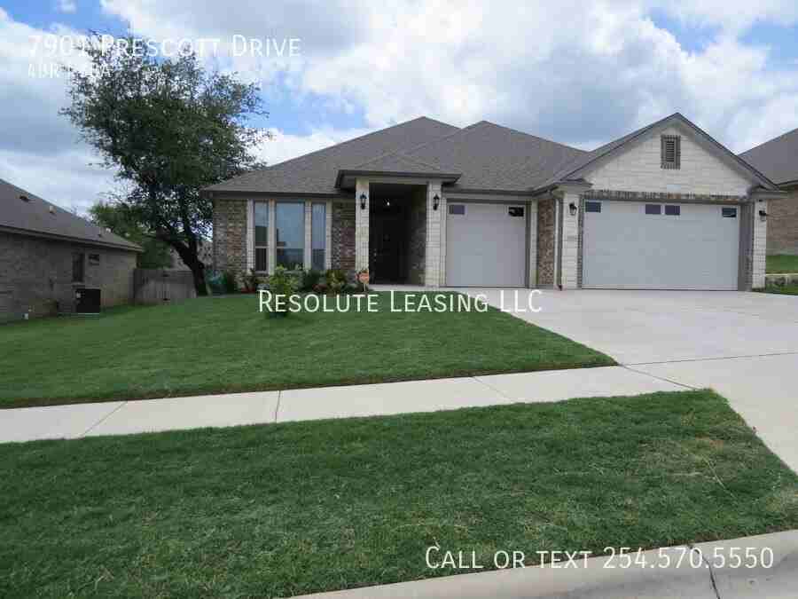 7901 Prescott Dr - Photo 2 of 40