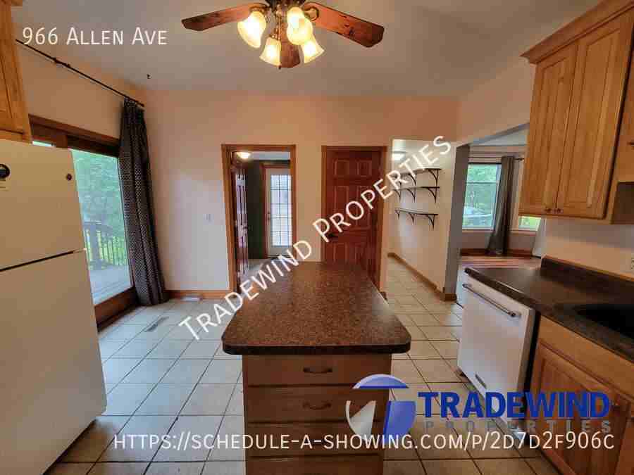 966 Allen Ave - Photo 6 of 34