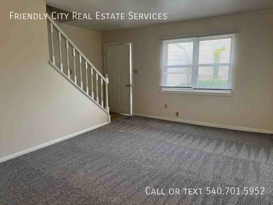 421 S Main St - Photo 4 of 9