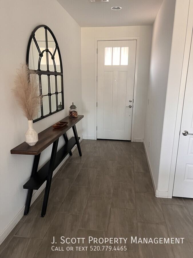 6910 S 12th Pl - Photo 2 of 31